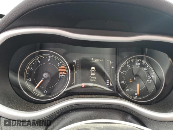 2017 Jeep Cherokee Latitude с VIN 1C4PJLCB5HW593440, выставлен на аукционе Copart как лот 57594885 с пробегом 143 874 миль миль и Списание • Salvage title. История ставок и продаж доступна на DreamBid. Изображение 9.