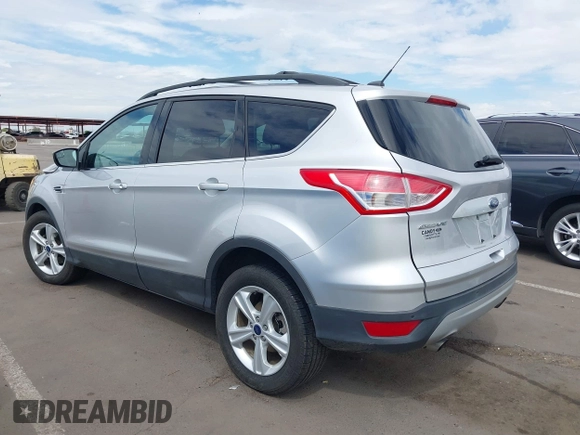 2016 Ford Escape SE with VIN 1FMCU0GX5GUC40146, listed as a IAAI auction lot 41981923 with 81,974 mi miles and . Bid and sale history available at carsss.com. Image 3.