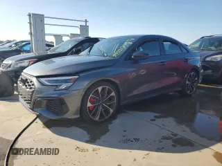 2024 Audi S3 Premium Plus z VIN WAUH3DGY4RA079772, wystawiony jako Copart lot #74221214 z przebiegiem Nie podano mil oraz Nie do naprawy • Non repairable. Historia ofert i sprzedaży dostępna na DreamBid. Obrazek 1.