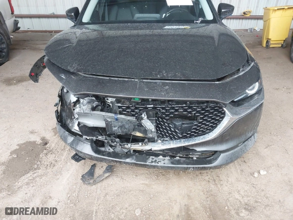 2022 Mazda CX-30 2.5 S Carbon Edition with VIN 3MVDMBCL1NM425026, listed as a IAAI auction lot 41223835 with 1 mi miles. Bid and sale history available at carsss.com. Image 6.