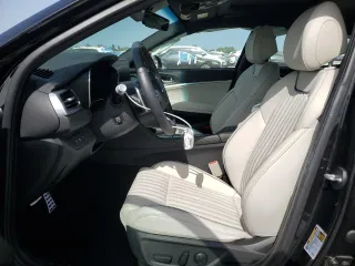 2025 Genesis G70 2.5T z VIN KMTG34SC7SU143836, wystawiony jako Copart lot #60212205 z przebiegiem 1 581 mil mil oraz Nie do naprawy • Non repairable. Historia ofert i sprzedaży dostępna na DreamBid. Obrazek 7.