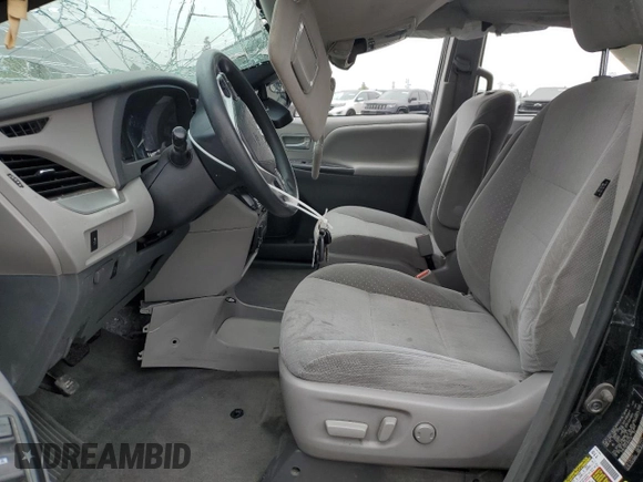 2018 Toyota Sienna LE Auto Access Seat with VIN 5TDKZ3DC6JS924316, listed as a Copart auction lot 61822215 with 123,396 mi miles and Salvage title. Bid and sale history available at DreamBid. Image 7.