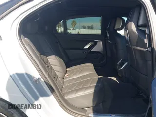2023 BMW 7 Series 740i z VIN WBA23EH01PCM45774, wystawiony jako IAAI lot #42179372 z przebiegiem 12 033 mil mil oraz . Historia ofert i sprzedaży dostępna na DreamBid. Obrazek 8.