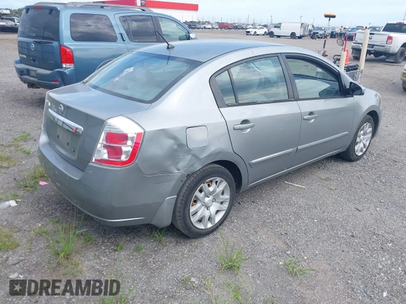 2010 Nissan Sentra S z VIN 3N1AB6AP2AL651182, wystawiony jako IAAI lot #42463092 z przebiegiem 131 556 mil mil oraz . Historia ofert i sprzedaży dostępna na DreamBid. Obrazek 4.