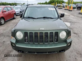 2009 Jeep Patriot Sport z VIN 1J4FF28B39D249631, wystawiony jako Copart lot #55471465 z przebiegiem 130 667 mil mil oraz Czysty tytuł • Clean title. Historia ofert i sprzedaży dostępna na DreamBid. Obrazek 5.