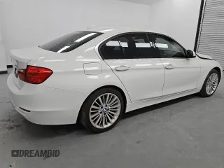 2012 BMW 3 Series 328i z VIN WBA3A5C57CF342137, wystawiony jako Copart lot #52630715 z przebiegiem 133 308 mil mil oraz Czysty tytuł • Clean title. Historia ofert i sprzedaży dostępna na DreamBid. Obrazek 3.