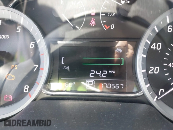 2014 Nissan Sentra SR with VIN 3N1AB7AP7EY261404, listed as a IAAI auction lot 42081926 with 170,567 mi miles and . Bid and sale history available at DreamBid. Image 7.