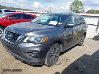 2017 Nissan Pathfinder S with VIN 5N1DR2MM1HC662434, listed as a IAAI auction lot 40319157 with 176,365 mi miles. Bid and sale history available at carsss.com. Image 17.