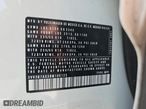 2024 Volkswagen Tiguan SE z VIN 3VV3B7AX3RM105123, wystawiony jako IAAI lot #42796460 z przebiegiem 36 543 mil mil oraz . Historia ofert i sprzedaży dostępna na DreamBid. Obrazek 17.