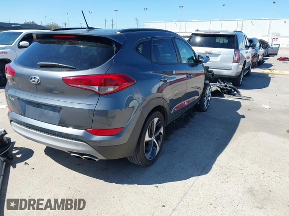 2017 Hyundai Tucson Sport z VIN KM8J33A25HU562988, wystawiony jako IAAI lot #41755874 z przebiegiem 112 000 mil mil oraz . Historia ofert i sprzedaży dostępna na DreamBid. Obrazek 4.
