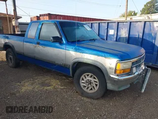 1993 Dodge Dakota with VIN 1B7GL23Y8PS210332, listed as a IAAI auction lot 41875038 with 215,599 mi miles. Bid and sale history available at carsss.com. Image 1.