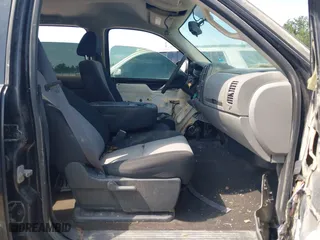 2007 Chevrolet Silverado 1500 LS with VIN 2GCEK13CX71727365, listed as a IAAI auction lot 40357043 with 1 mi miles. Bid and sale history available at carsss.com. Image 5.