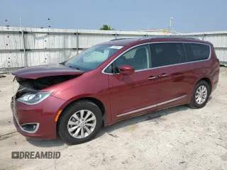 2019 Chrysler Pacifica Touring L с VIN 2C4RC1BG1KR673158, выставлен на аукционе Copart как лот 59080085 с пробегом 119 759 миль миль и Списание • Salvage title. История ставок и продаж доступна на DreamBid. Изображение 1.