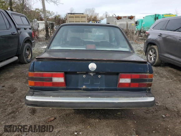 1988 BMW 3 Series z VIN WBAAB6400J8228236, wystawiony jako Copart lot #82770724 z przebiegiem 194 712 mil mil oraz Czysty tytuł • Clean title. Historia ofert i sprzedaży dostępna na DreamBid. Obrazek 6.