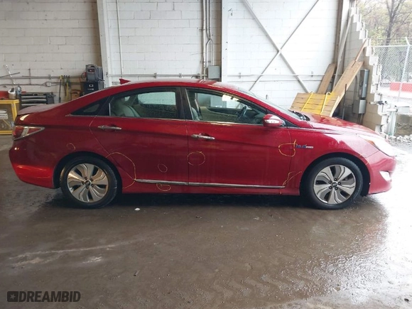 2015 Hyundai Sonata Hybrid Limited with VIN KMHEC4A44FA125717, listed as a IAAI auction lot 42017775 with 174,779 mi miles. Bid and sale history available at carsss.com. Image 14.