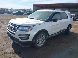 2017 Ford Explorer XLT z VIN 1FM5K8D88HGB14485, wystawiony jako IAAI lot #41654969 z przebiegiem 142 827 mil mil oraz . Historia ofert i sprzedaży dostępna na DreamBid. Obrazek 2.