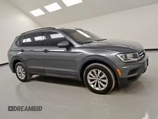 2020 Volkswagen Tiguan S z VIN 3VV1B7AX3LM150299, wystawiony jako Copart lot #57995815 z przebiegiem 45 153 mil mil oraz Czysty tytuł • Clean title. Historia ofert i sprzedaży dostępna na DreamBid. Obrazek 4.