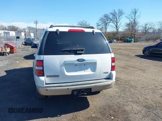 2006 Ford Explorer z VIN 1FMEU64E56UA48934, wystawiony jako IAAI lot #41807718 z przebiegiem 114 928 mil mil oraz . Historia ofert i sprzedaży dostępna na DreamBid. Obrazek 16.