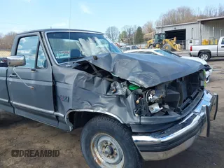 1995 Ford F-250 with VIN 2FTHF25H8SCA12128, listed as a IAAI auction lot 41806359 with 90,950 mi miles. Bid and sale history available at carsss.com. Image 6.