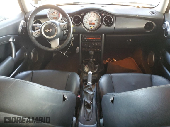 2006 MINI Hardtop S with VIN WMWRE33546TJ48416, listed as a Copart auction lot 51646105 with 110,104 mi miles and Clean Title. Bid and sale history available at DreamBid. Image 8.
