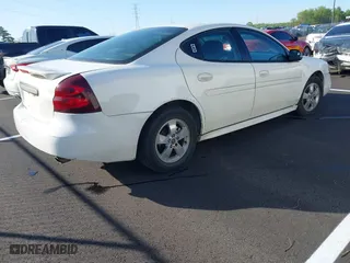2008 Pontiac Grand Prix with VIN 2G2WP552481171593, listed as a IAAI auction lot 41985212 with 180,441 mi miles. Bid and sale history available at carsss.com. Image 4.