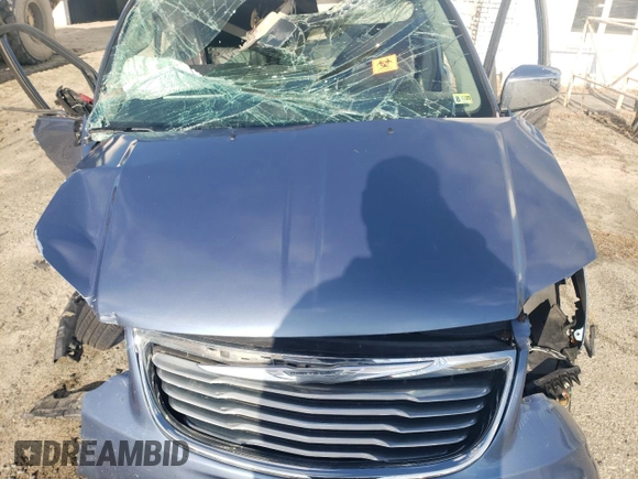 2011 Chrysler Town & Country Touring-L with VIN 2A4RR8DG7BR759220, listed as a Copart auction lot 88317575 with 0 mi miles and Salvage Title. Bid and sale history available at carsss.com. Image 12.