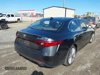2017 Alfa Romeo Giulia Ti z VIN ZARFAECN4H7551195, wystawiony jako IAAI lot #41444631 z przebiegiem 72 596 mil mil oraz . Historia ofert i sprzedaży dostępna na DreamBid. Obrazek 4.
