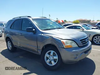 2008 Kia Sorento LX z VIN KNDJC735285836306, wystawiony jako IAAI lot #42098248 z przebiegiem 223 854 mil mil oraz . Historia ofert i sprzedaży dostępna na DreamBid. Obrazek 1.