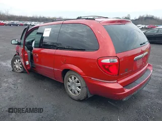 2006 Chrysler Town & Country LWB Limited with VIN 2A8GP64L36R907110, listed as a IAAI auction lot 42025696 with 69,711 mi miles. Bid and sale history available at carsss.com. Image 3.