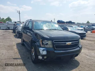 2008 Chevrolet Tahoe 3LT with VIN 1GNFC13048R194047, listed as a IAAI auction lot 42403106 with 271,158 mi miles and . Bid and sale history available at DreamBid. Image 1.