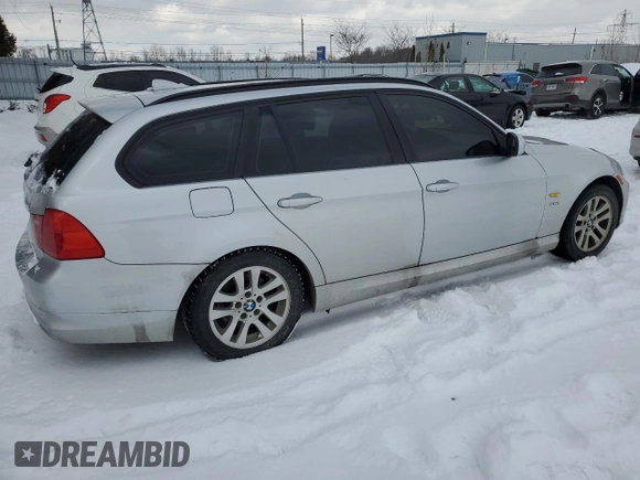 2011 BMW 3 Series 328i xDrive with VIN WBAUU3C54BA541898, listed as a Copart auction lot 44102915 with 320,395 mi miles and Clean Title. Bid and sale history available at DreamBid. Image 3.