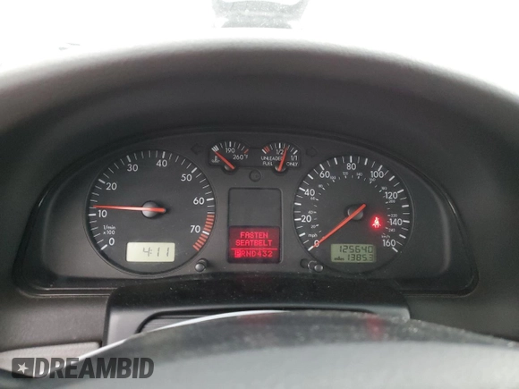 2001 Volkswagen Passat z VIN WVWAC63BX1P015545, wystawiony jako Copart lot #82040074 z przebiegiem 125 640 mil mil oraz Czysty tytuł • Clean title. Historia ofert i sprzedaży dostępna na DreamBid. Obrazek 9.