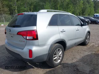 2015 Kia Sorento LX with VIN 5XYKT4A66FG604410, listed as a IAAI auction lot 42012639 with 80,765 mi miles. Bid and sale history available at carsss.com. Image 4.