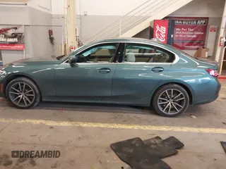 2021 BMW 3 Series 330i xDrive with VIN 3MW5R7J02M8B48226, listed as a IAAI auction lot 41637655 with 33,853 mi miles. Bid and sale history available at carsss.com. Image 14.