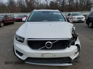 2021 Volvo XC40 Momentum with VIN YV4162UK0M2408578, listed as a Copart auction lot 81620584 with 35,560 mi miles and Salvage Title. Bid and sale history available at carsss.com. Image 5.