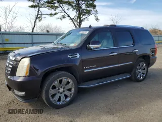 2009 Cadillac Escalade z VIN 1GYFK23229R194482, wystawiony jako Copart lot #50909585 z przebiegiem 143 289 mil mil oraz Czysty tytuł • Clean title. Historia ofert i sprzedaży dostępna na DreamBid. Obrazek 1.
