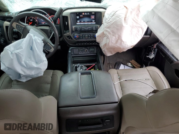 2015 GMC Sierra 2500HD Denali z VIN 1GT120E81FF157605, wystawiony jako Copart lot #48822405 z przebiegiem 135 338 mil mil oraz Szkoda całkowita • Salvage title. Historia ofert i sprzedaży dostępna na DreamBid. Obrazek 8.