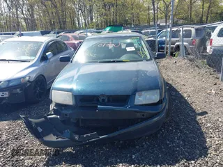 2001 Volkswagen Jetta с VIN 3VWSC29M51M052365, выставлен на аукционе IAAI как лот 42159956 с пробегом Не указан миль и . История ставок и продаж доступна на DreamBid. Изображение 6.