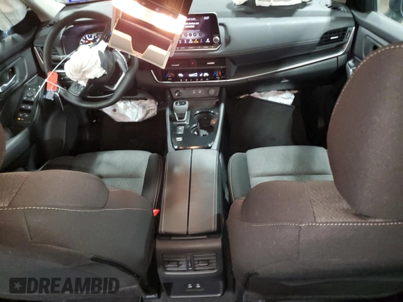 2025 Nissan Rogue SV with VIN 5N1BT3BA5SC822569, listed as a Copart auction lot 51820515 with 2,370 mi miles and Salvage Title. Bid and sale history available at DreamBid. Image 8.