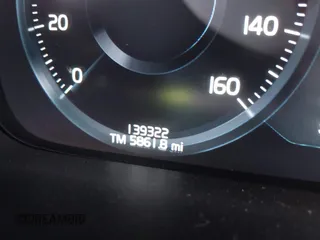 2017 Volvo XC90 Momentum with VIN YV4A22PK0H1173957, listed as a IAAI auction lot 41929842 with 139,322 mi miles. Bid and sale history available at carsss.com. Image 15.