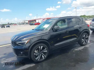 2024 Volvo XC40 Plus Dark Theme with VIN YV4L12UL5R2308371, listed as a IAAI auction lot 42516455 with 9,056 mi miles and . Bid and sale history available at DreamBid. Image 18.