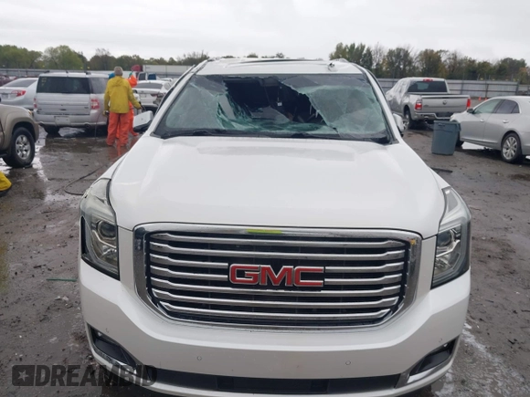 2018 GMC Yukon SLT with VIN 1GKS1BKC8JR392851, listed as a IAAI auction lot 40744741 with 117,028 mi miles. Bid and sale history available at carsss.com. Image 6.