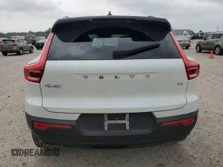 2022 Volvo XC40 R-Design z VIN YV4AC2HM9N2657130, wystawiony jako Copart lot #47513503 z przebiegiem 11 558 mil mil oraz . Historia ofert i sprzedaży dostępna na DreamBid. Obrazek 6.
