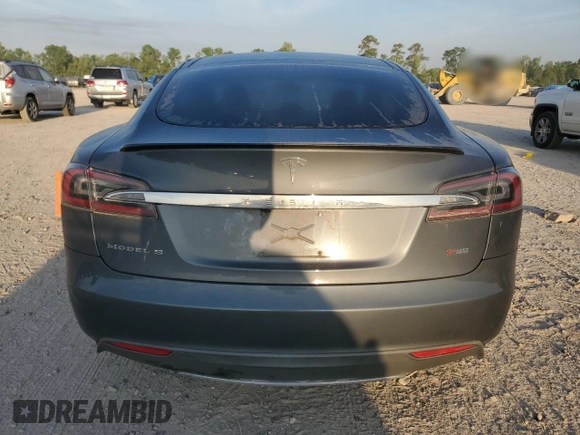 2013 Tesla Model S Performance z VIN 5YJSA1CP6DFP13674, wystawiony jako Copart lot #53043085 z przebiegiem 174 167 mil mil oraz Szkoda całkowita • Salvage title. Historia ofert i sprzedaży dostępna na DreamBid. Obrazek 6.