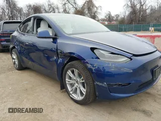 2024 Tesla Model Y Long Range with VIN 7SAYGDEE9RA269882, listed as a IAAI auction lot 41771485 with 18,145 mi miles. Bid and sale history available at carsss.com. Image 6.