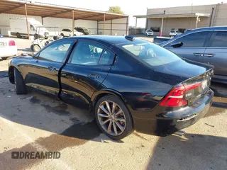 2019 Volvo S60 Momentum with VIN 7JRA22TK0KG013107, listed as a IAAI auction lot 41646660 with 29,461 mi miles. Bid and sale history available at carsss.com. Image 3.