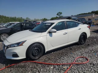 2019 Nissan Altima S z VIN 1N4BL4BV6KC165901, wystawiony jako Copart lot #53456605 z przebiegiem 61 238 mil mil oraz Szkody całkowita. Historia ofert i sprzedaży dostępna na DreamBid. Obrazek 1.