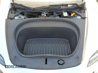 2025 Tesla Model 3 Long Range z VIN 5YJ3E1EAXSF914864, wystawiony jako Copart lot #60901055 z przebiegiem 4 174 mil mil oraz Szkoda całkowita • Salvage title. Historia ofert i sprzedaży dostępna na DreamBid. Obrazek 11.
