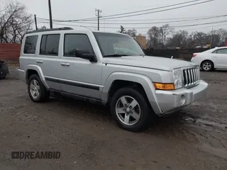 2008 Jeep Commander Sport with VIN 1J8HG48K88C135385, listed as a IAAI auction lot 41044576 with 174,695 mi miles. Bid and sale history available at carsss.com. Image 1.