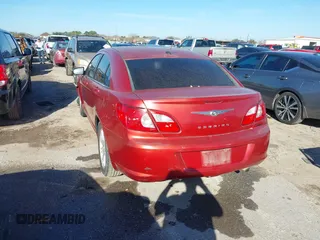 2008 Chrysler Sebring Touring z VIN 1C3LC56KX8N261620, wystawiony jako IAAI lot #41663202 z przebiegiem 194 237 mil mil oraz . Historia ofert i sprzedaży dostępna na DreamBid. Obrazek 3.